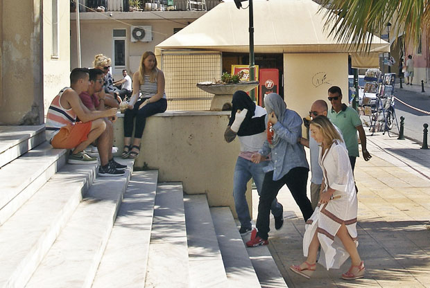 Одбрана тврди: Американац први гађао флашом